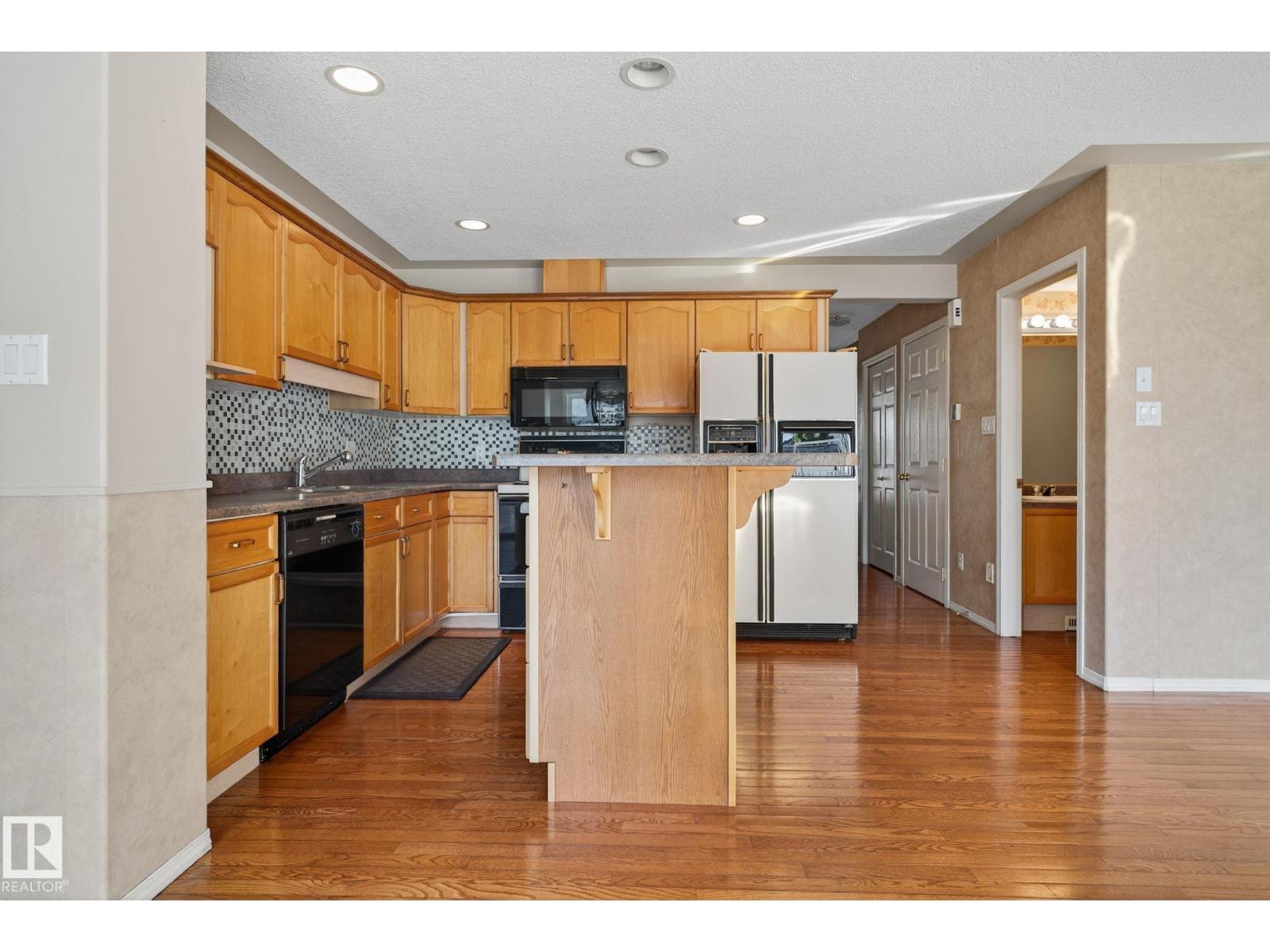 16013 90 St Nw, Edmonton, Alberta  T5Z 3P6 - Photo 8 - E4461976