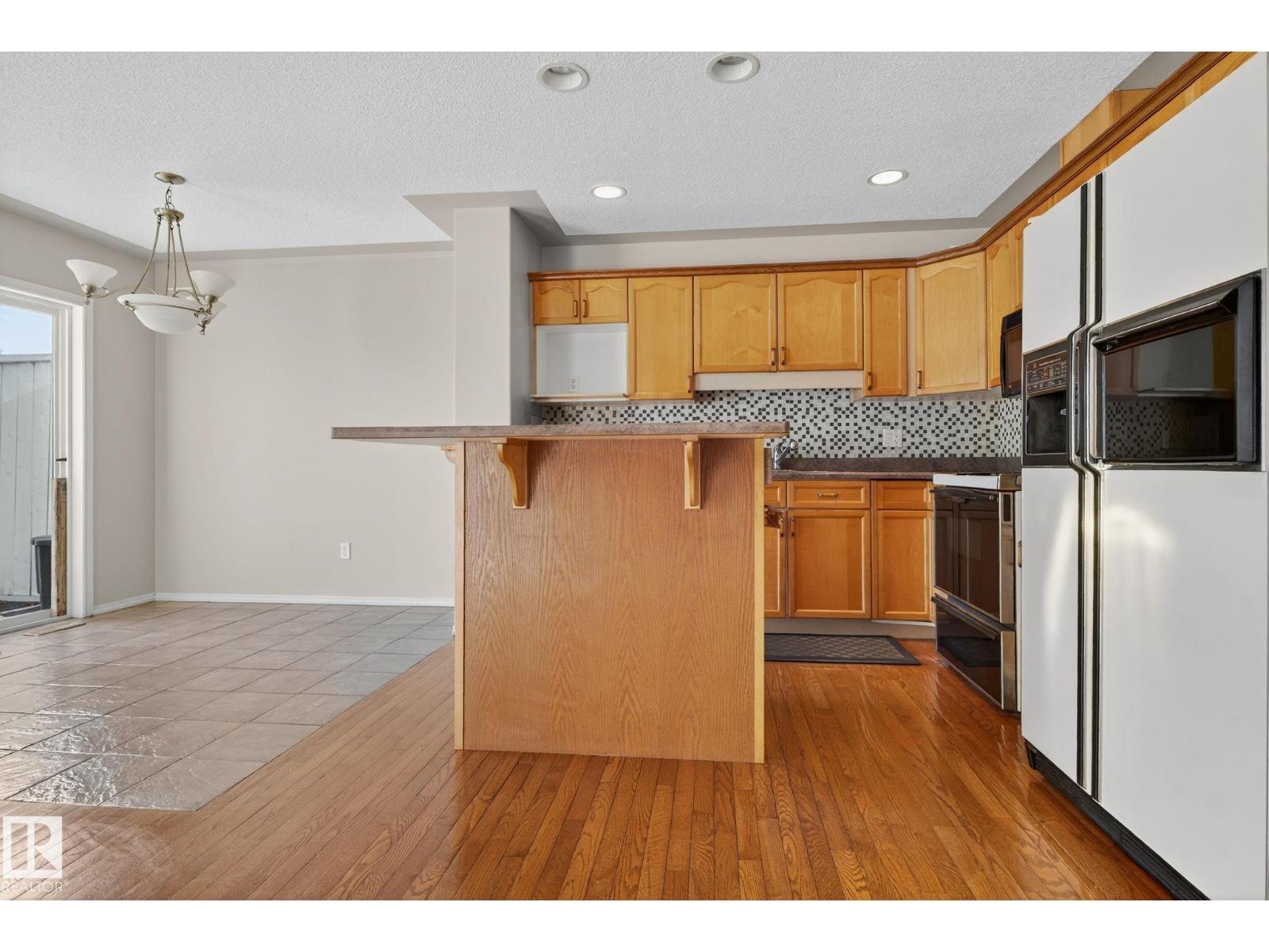 16013 90 St Nw, Edmonton, Alberta  T5Z 3P6 - Photo 9 - E4461976