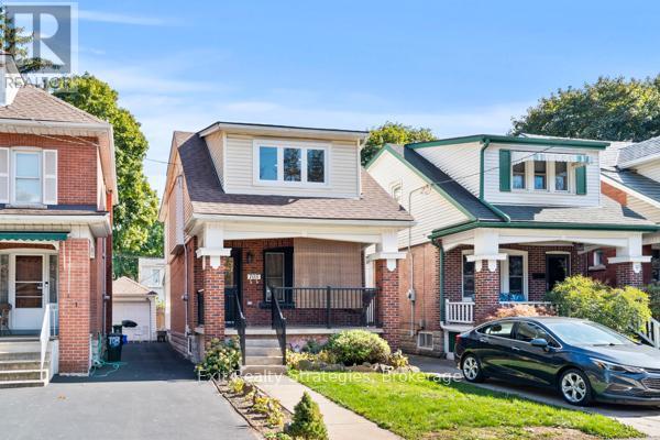 105 ROTHSAY AVENUE, Hamilton, Ontario
