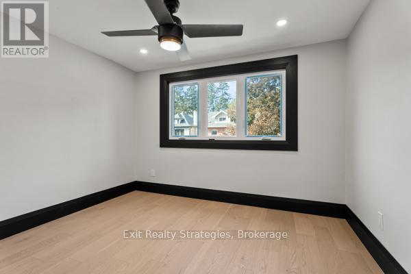 105 Rothsay Avenue, Hamilton, Ontario  L8M 3G3 - Photo 28 - X12460538