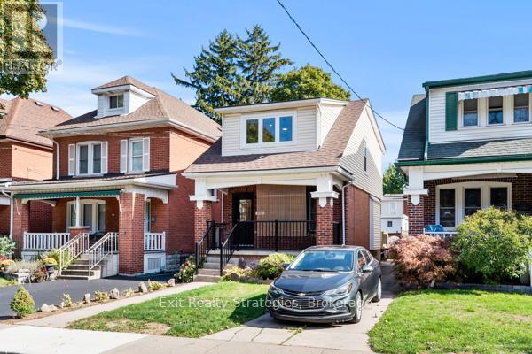 105 Rothsay Avenue, Hamilton, Ontario  L8M 3G3 - Photo 4 - X12460538