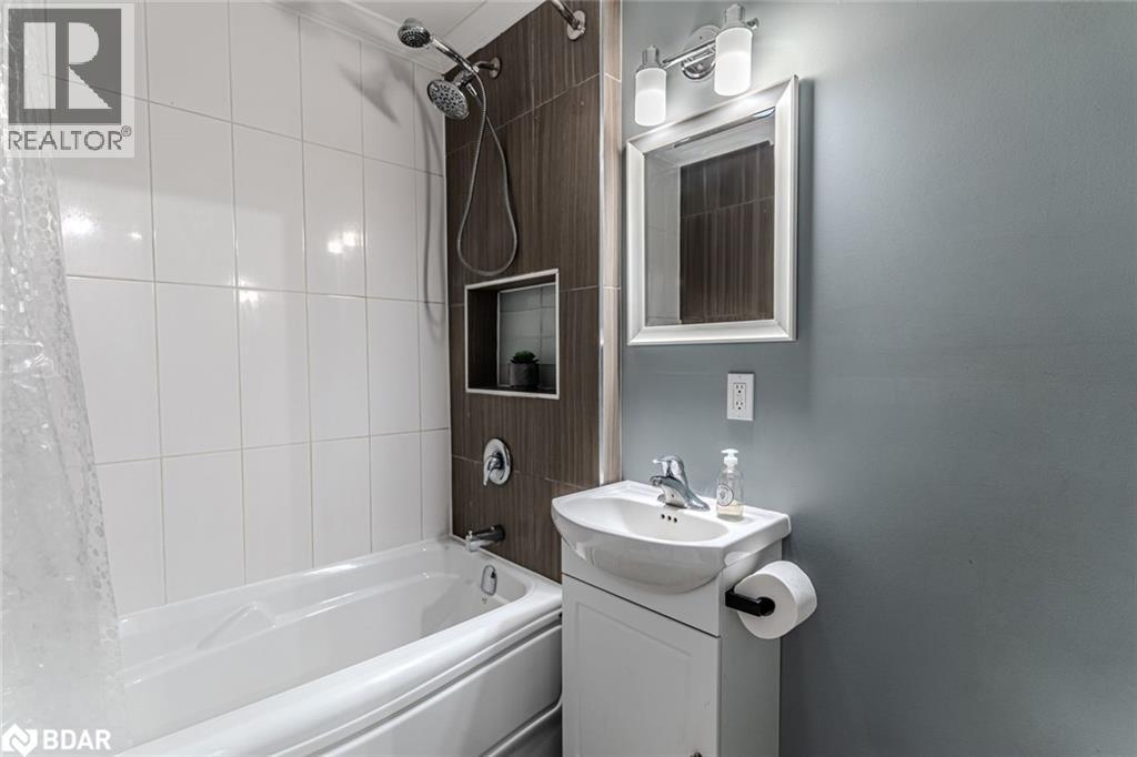 5 Newton Street, Barrie, Ontario  L4M 3N2 - Photo 8 - 40778035