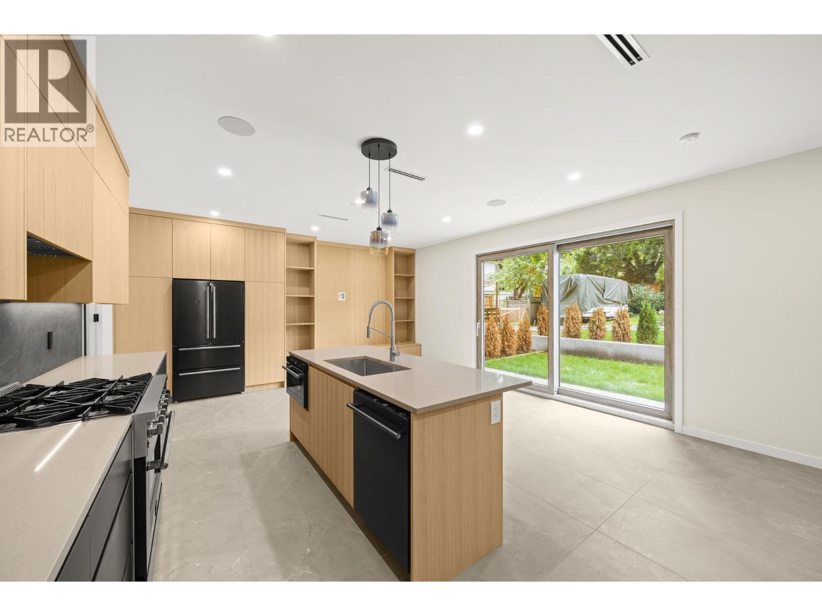 1 2091 E 20th Avenue, Vancouver, British Columbia  V5N 2L1 - Photo 3 - R3057854