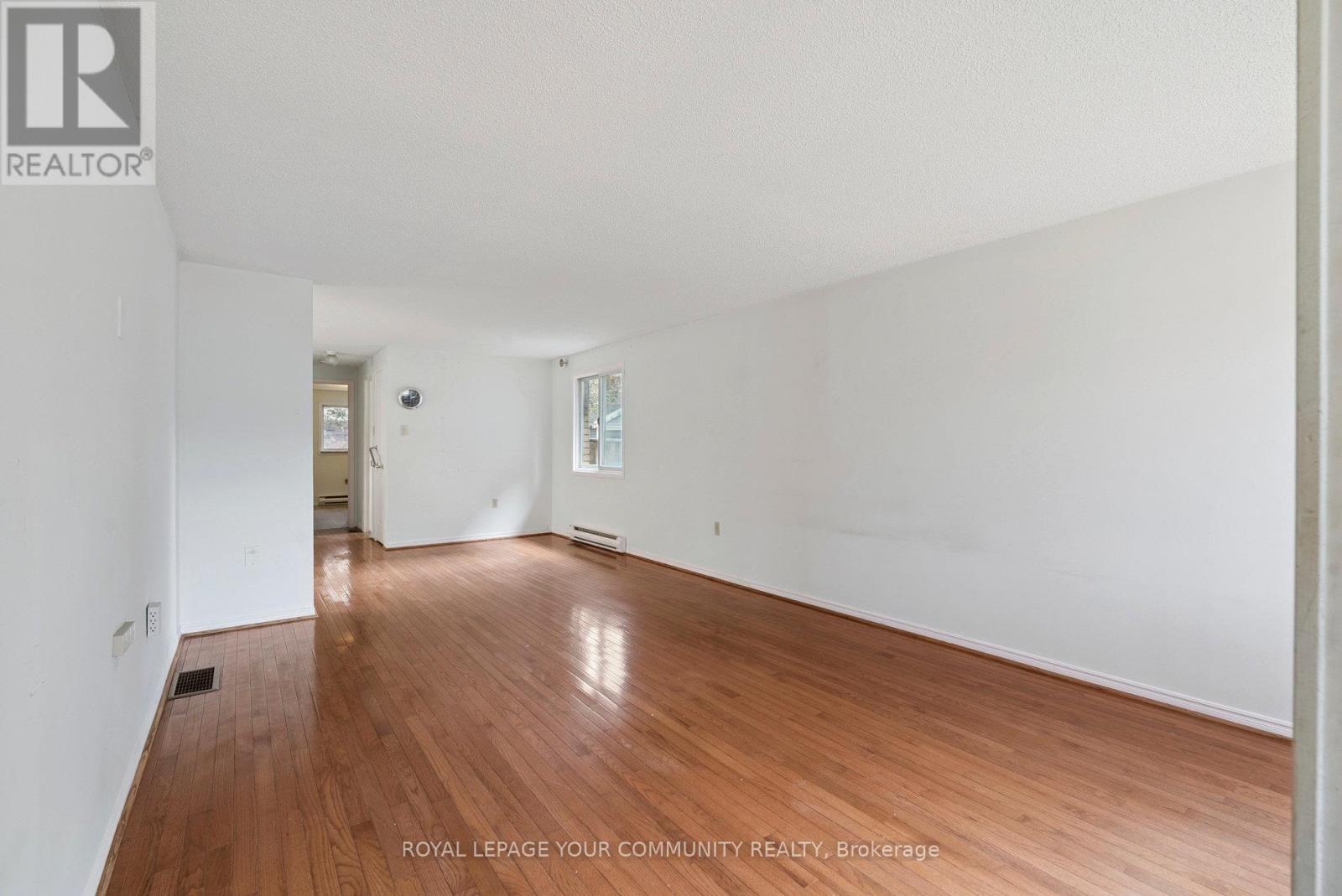 71 Geddes Crescent, Barrie, Ontario  L4N 7B1 - Photo 4 - S12460239