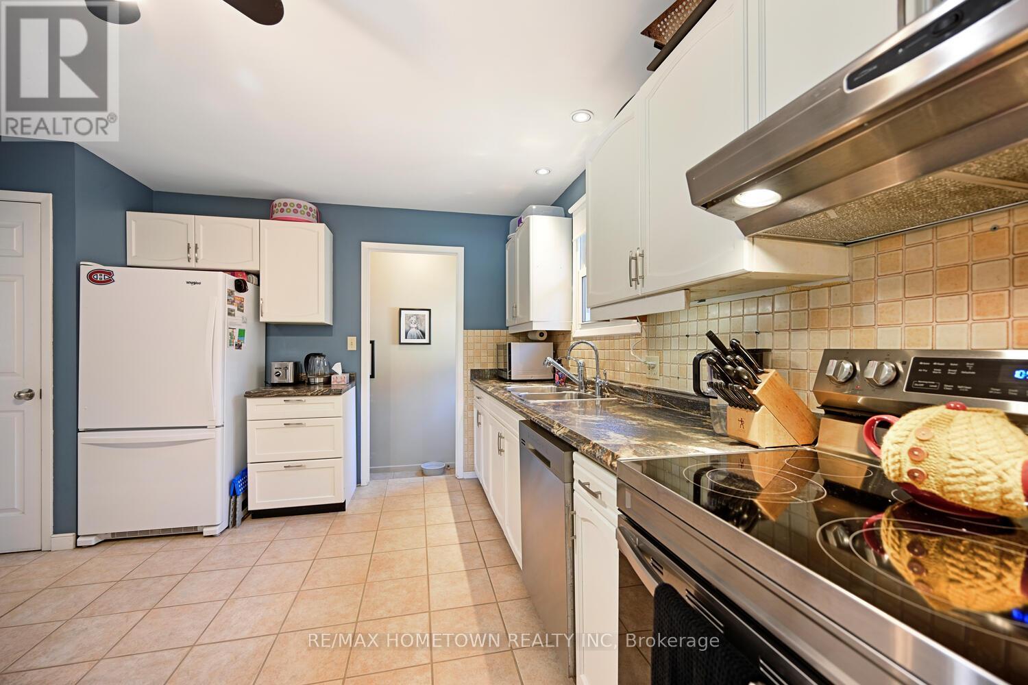 1311 Vista Drive, Brockville, Ontario  K6V 6G2 - Photo 10 - X12460488