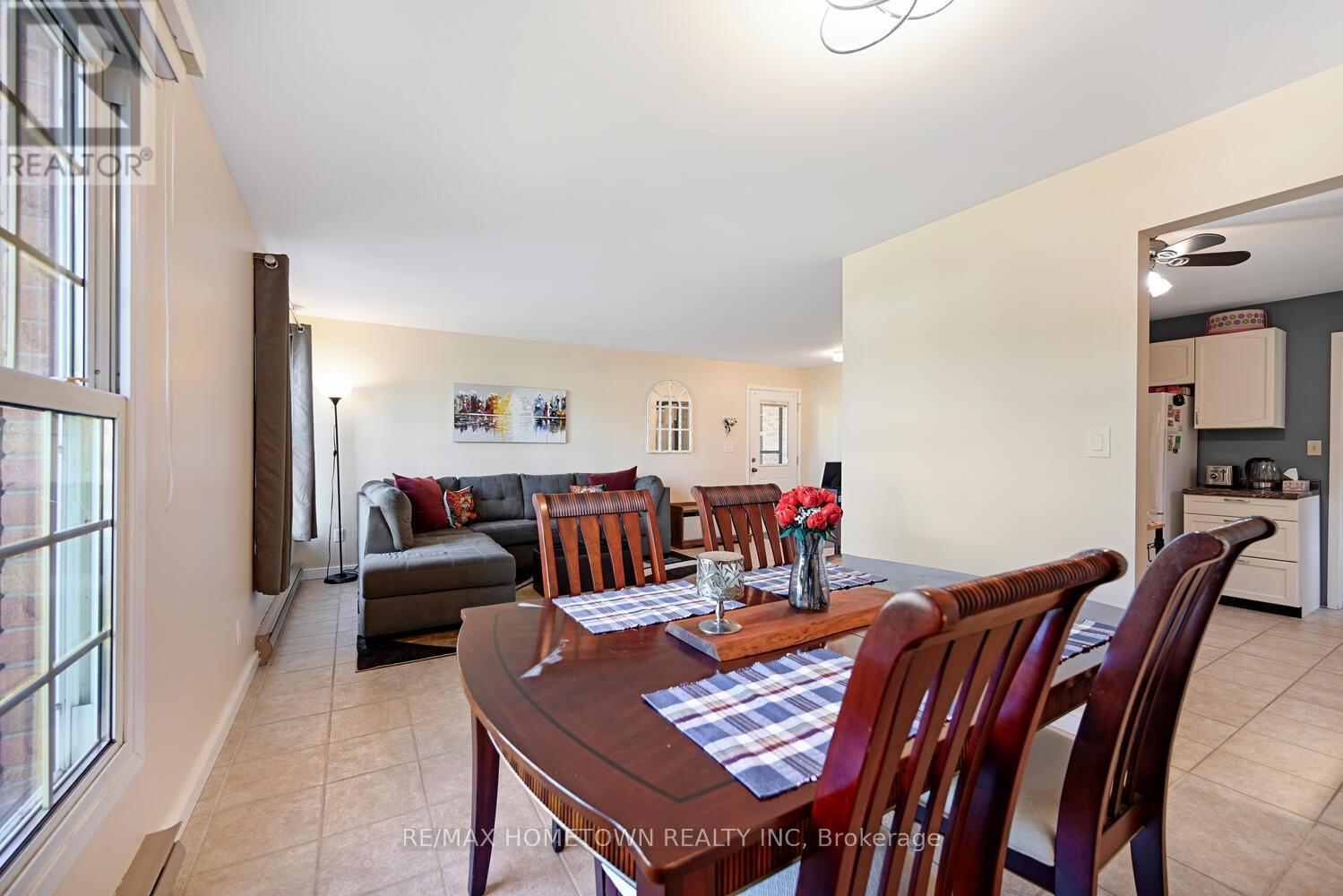 1311 Vista Drive, Brockville, Ontario  K6V 6G2 - Photo 8 - X12460488