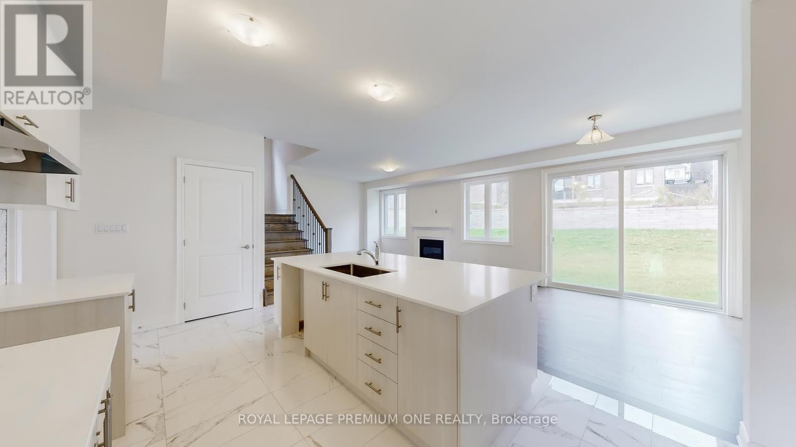 32 James Walker Avenue, Caledon, Ontario  L7C 0H1 - Photo 13 - W12452781