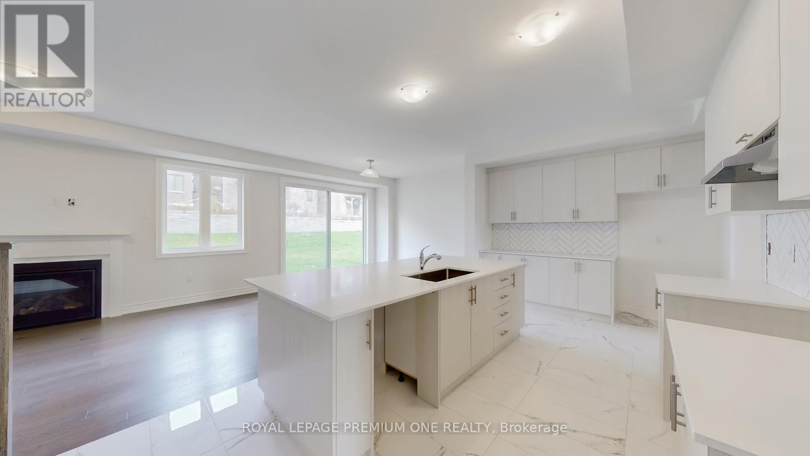 32 James Walker Avenue, Caledon, Ontario  L7C 0H1 - Photo 12 - W12452781