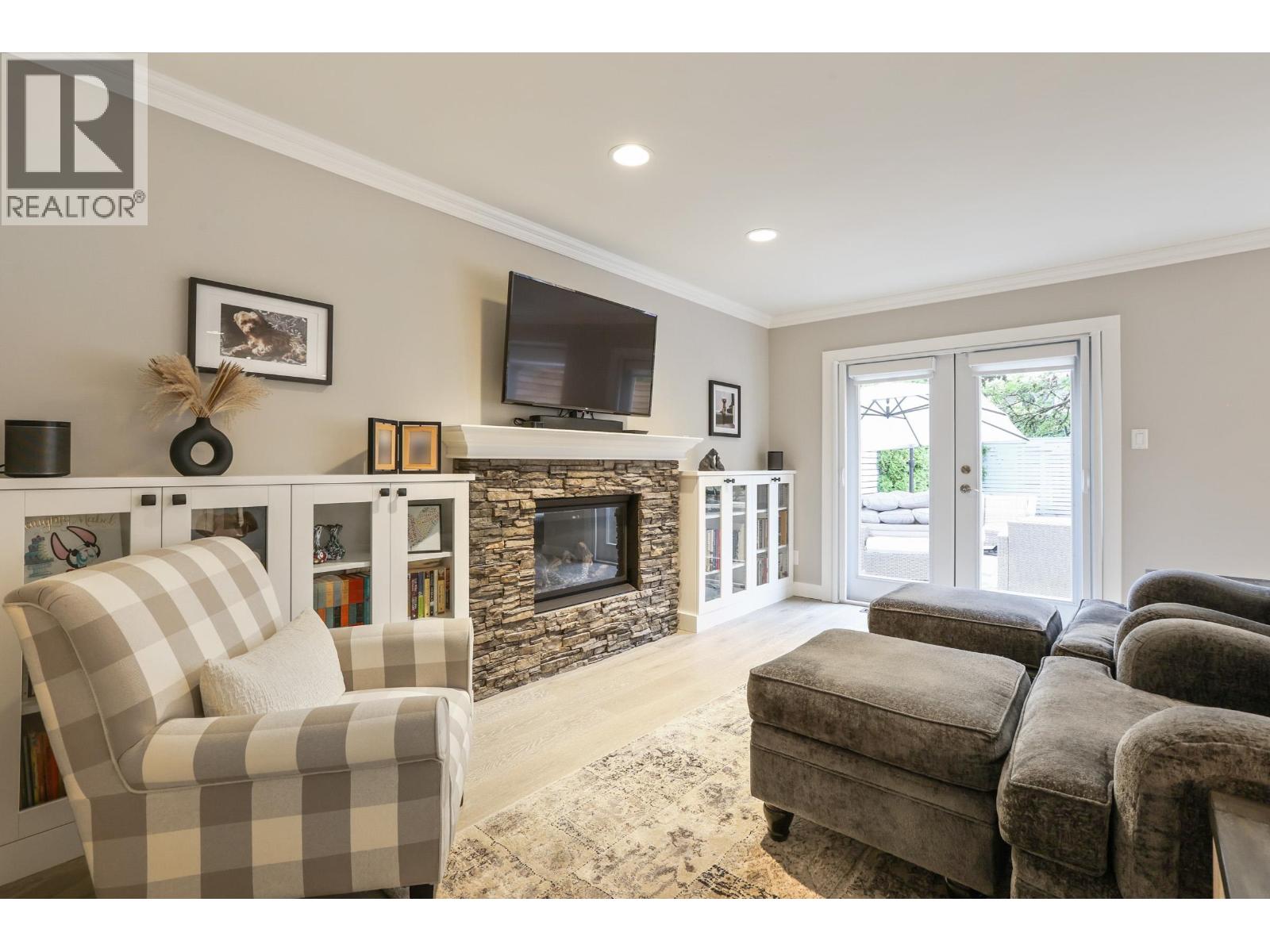 1076 Clements Avenue, North Vancouver, British Columbia  V7R 2L4 - Photo 6 - R3057848