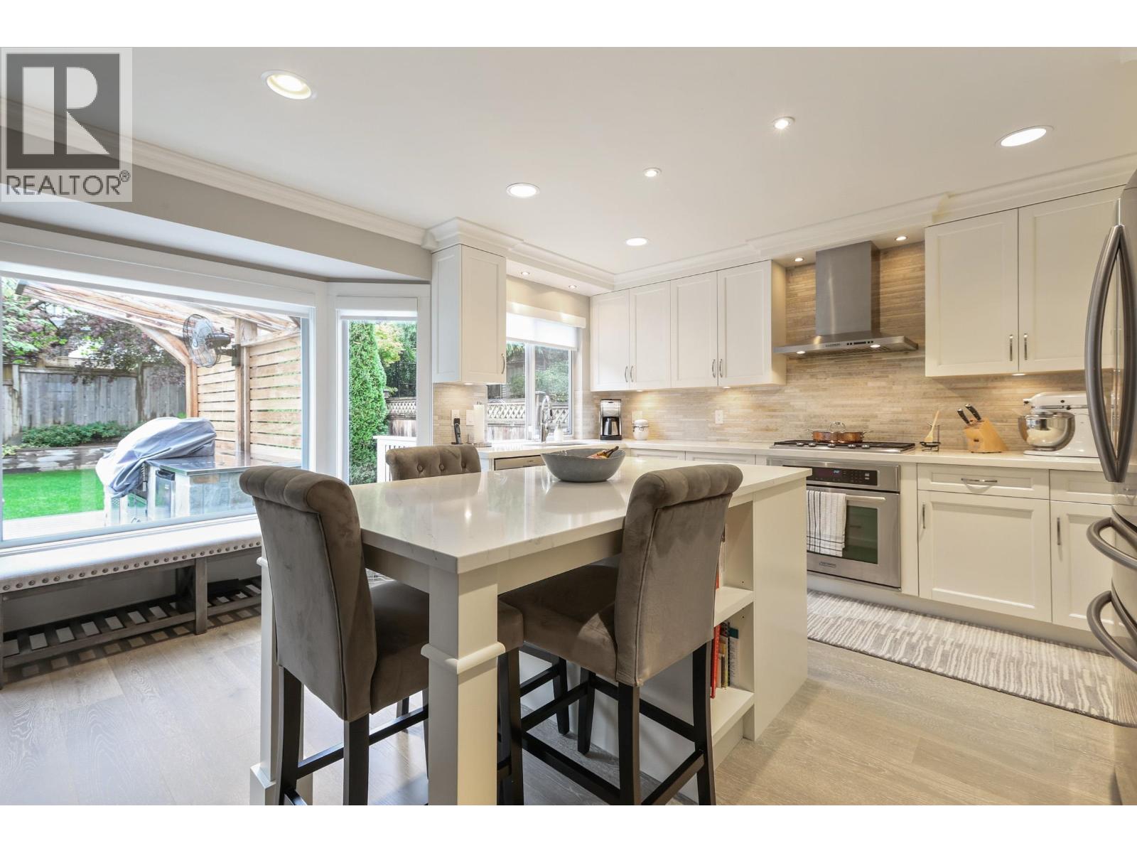 1076 Clements Avenue, North Vancouver, British Columbia  V7R 2L4 - Photo 8 - R3057848