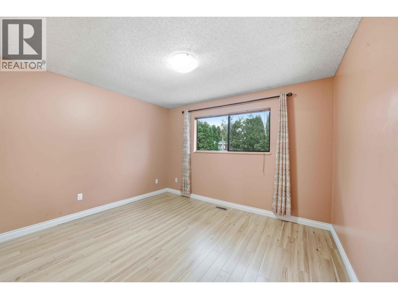 22970 Storey Avenue, Maple Ridge, British Columbia  V2X 3W1 - Photo 11 - R3057858