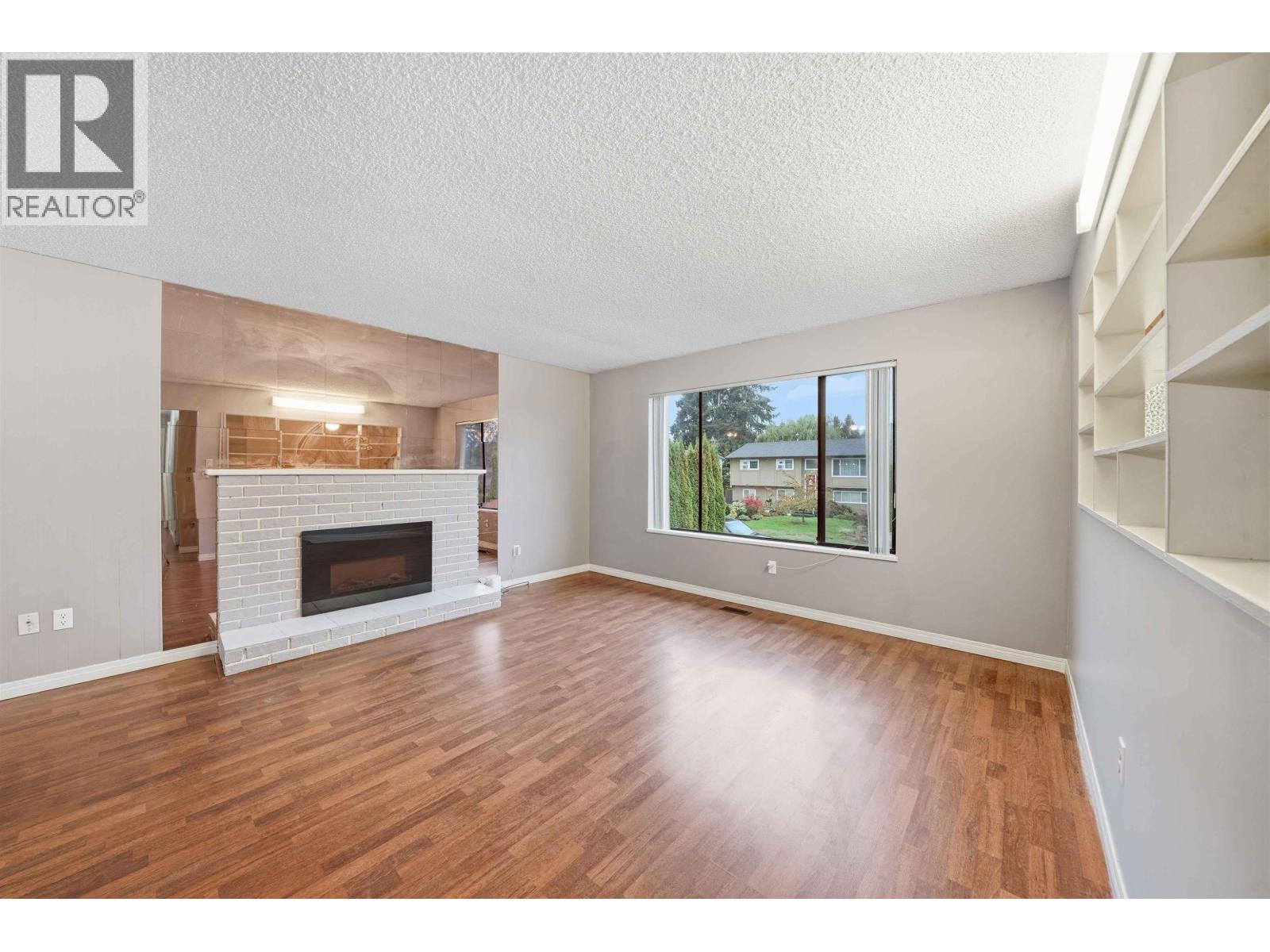 22970 Storey Avenue, Maple Ridge, British Columbia  V2X 3W1 - Photo 5 - R3057858