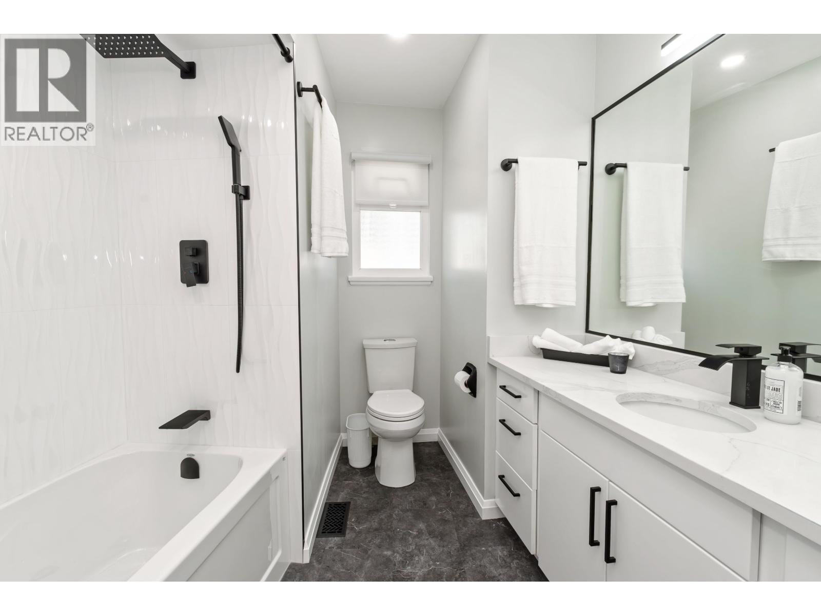 1496 Mary Hill Lane, Port Coquitlam, British Columbia  V3C 4C3 - Photo 12 - R3057861