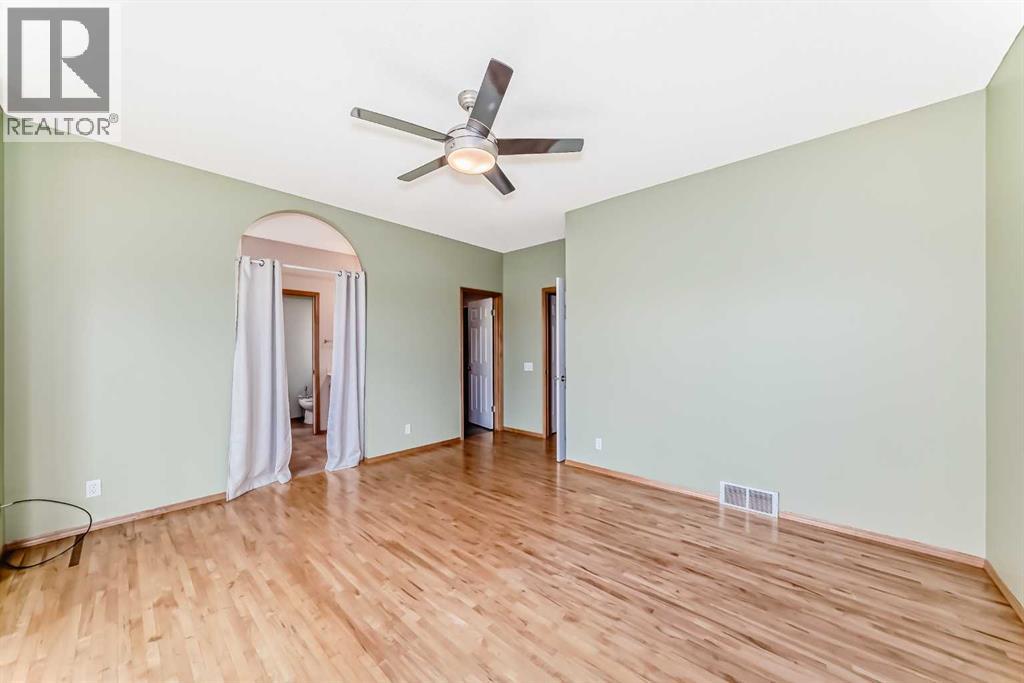 188 Sunterra Heights, Cochrane, Alberta  T4C 1W7 - Photo 17 - A2239068