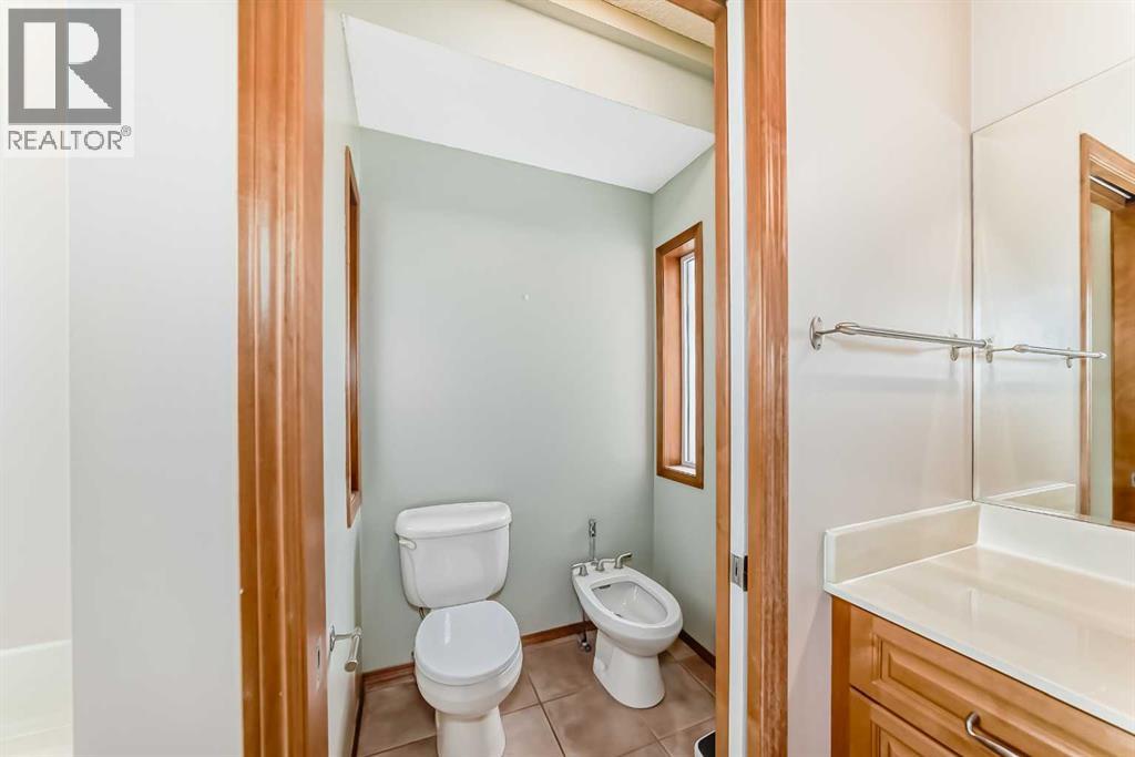 188 Sunterra Heights, Cochrane, Alberta  T4C 1W7 - Photo 19 - A2239068