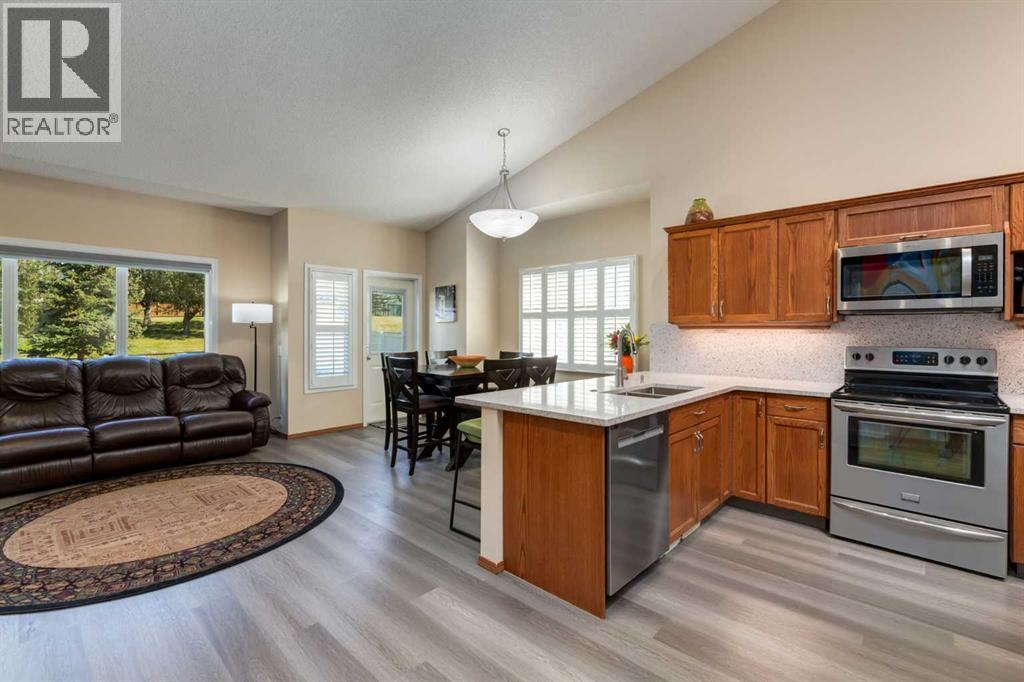 258 Millview Gardens Sw, Calgary, Alberta  T2Y 4A7 - Photo 4 - A2262696