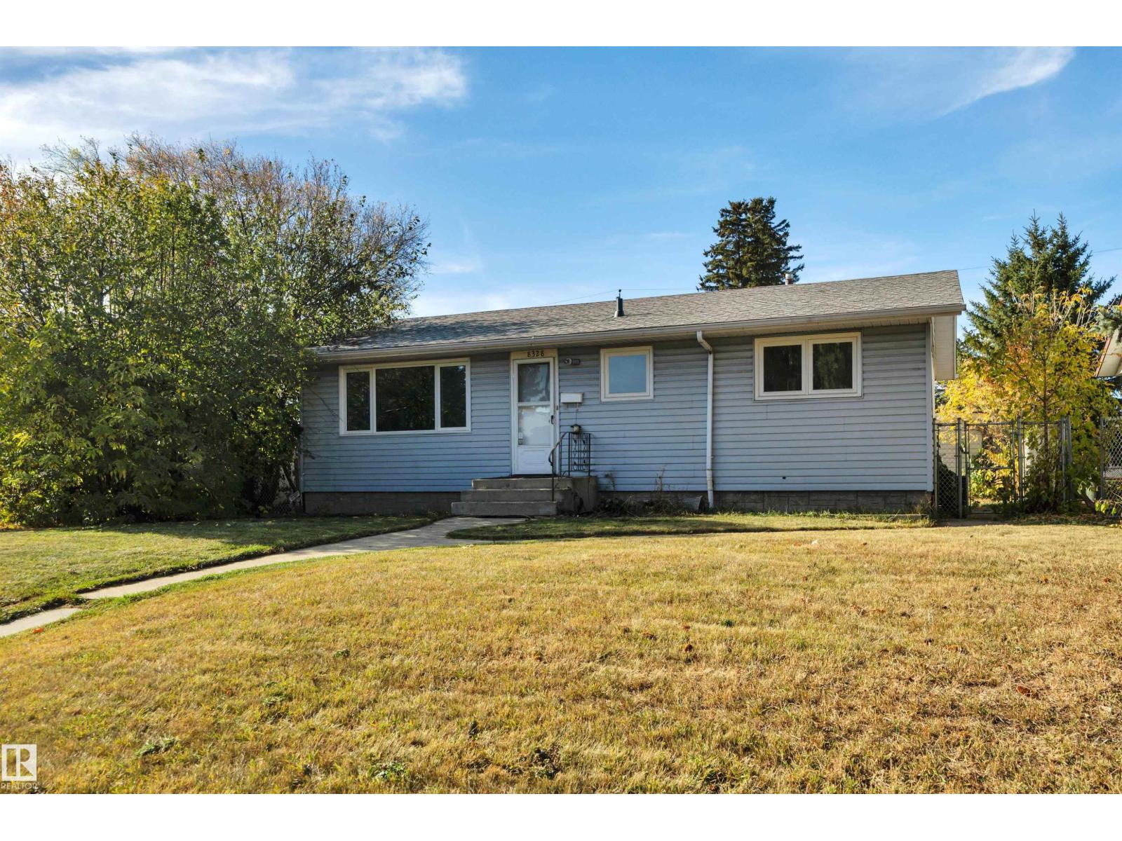 8328 165 St Nw, Edmonton, Alberta  T5R 2R4 - Photo 3 - E4461980