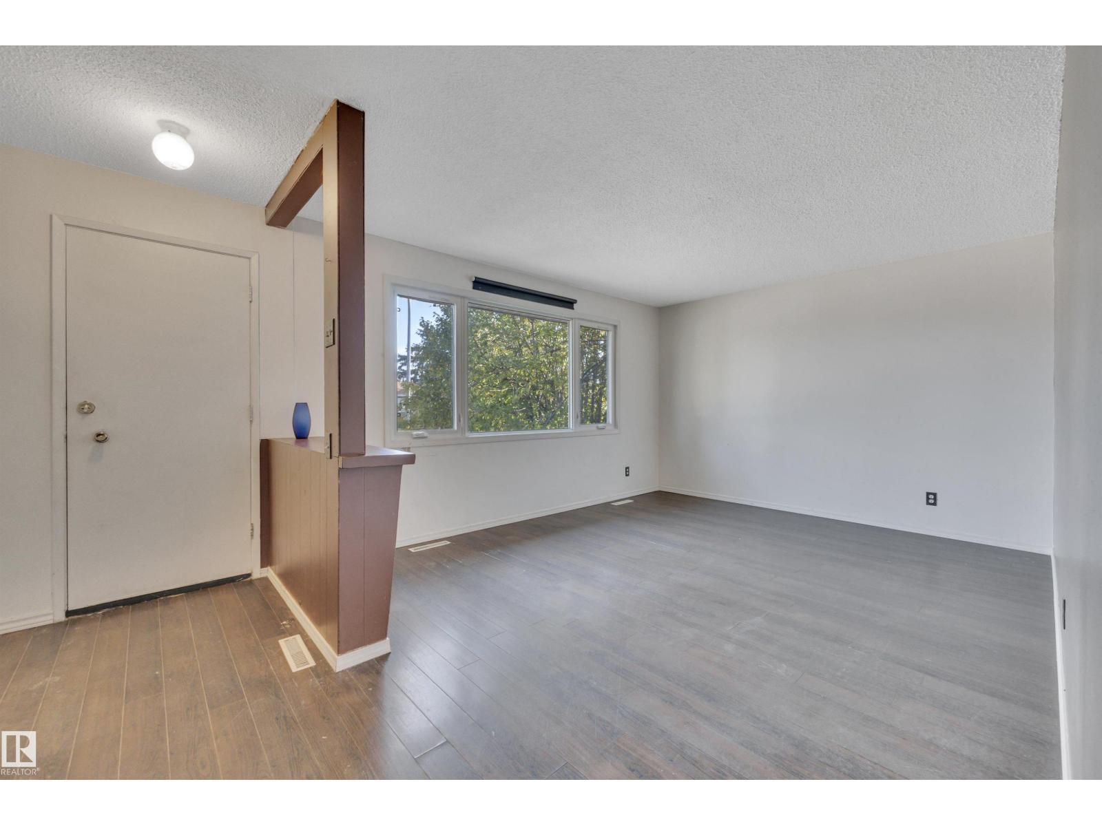 8328 165 St Nw, Edmonton, Alberta  T5R 2R4 - Photo 7 - E4461980