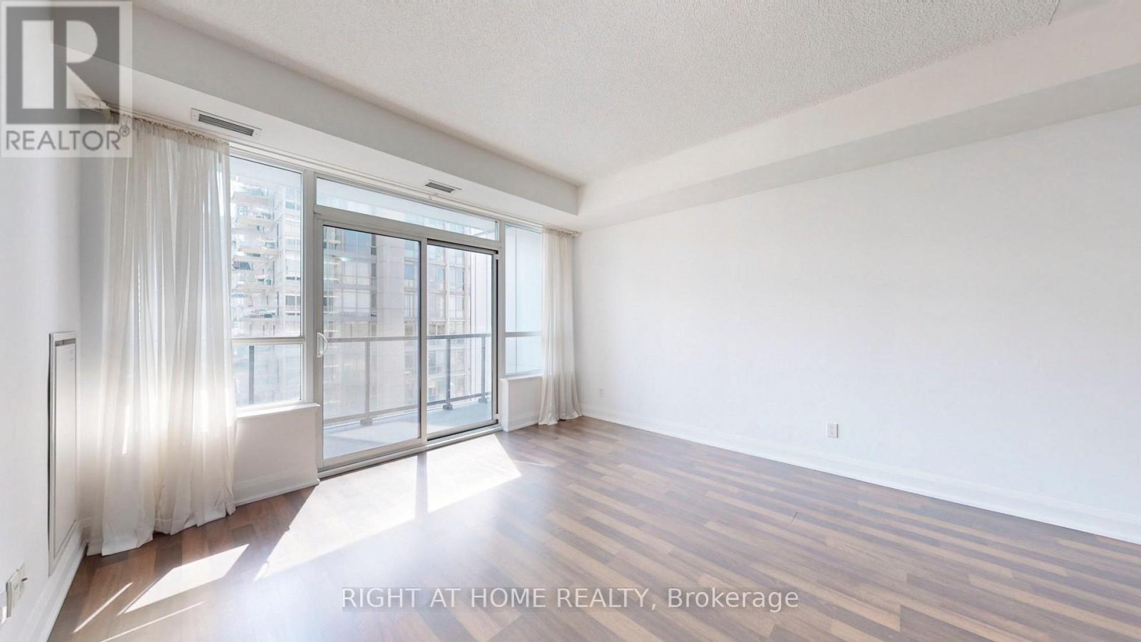 902 - 68 Canterbury Place, Toronto, Ontario  M2N 0H8 - Photo 16 - C12460335