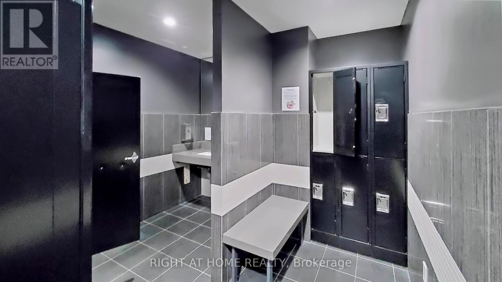 902 - 68 Canterbury Place, Toronto, Ontario  M2N 0H8 - Photo 33 - C12460335