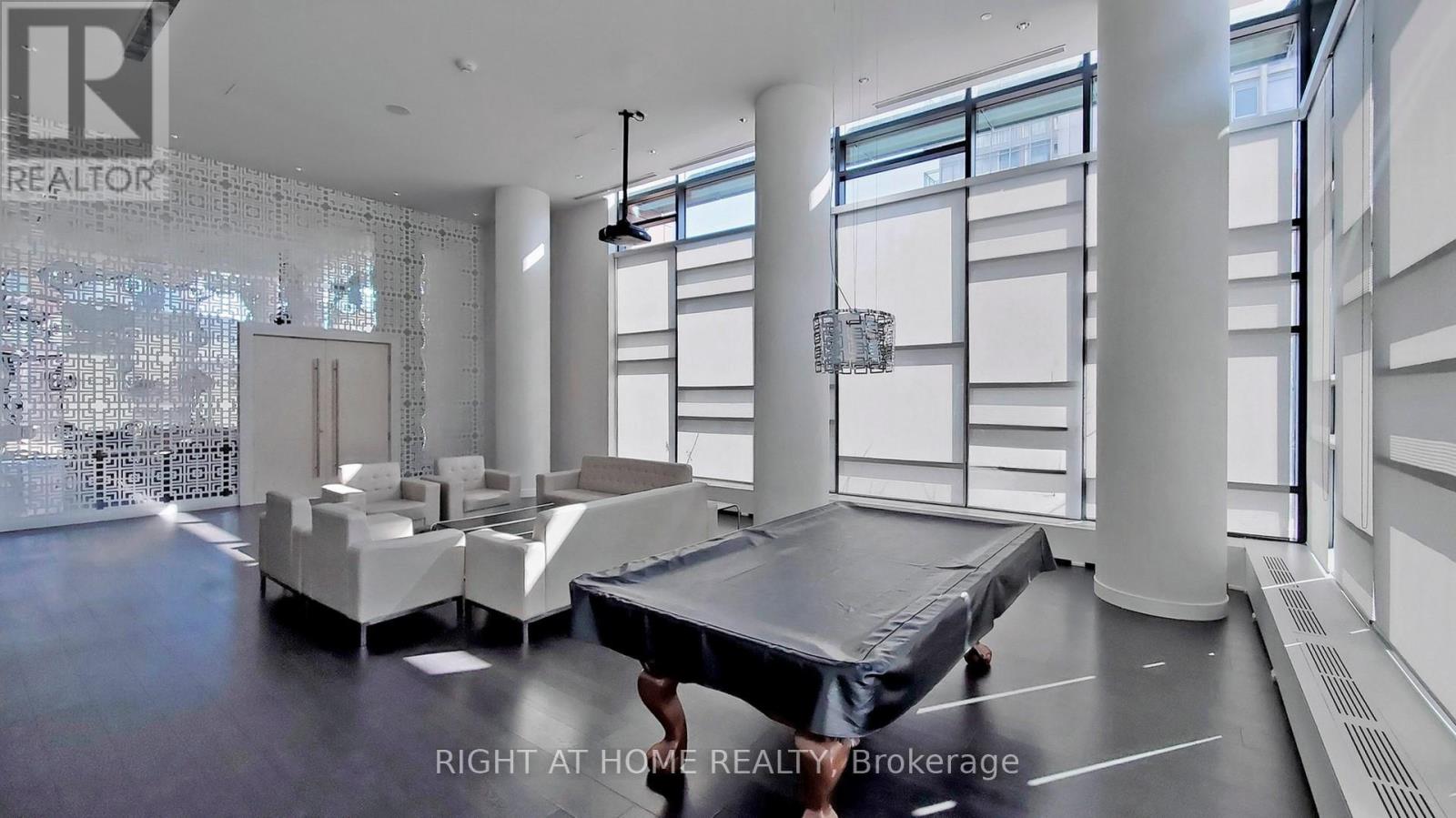 902 - 68 Canterbury Place, Toronto, Ontario  M2N 0H8 - Photo 37 - C12460335