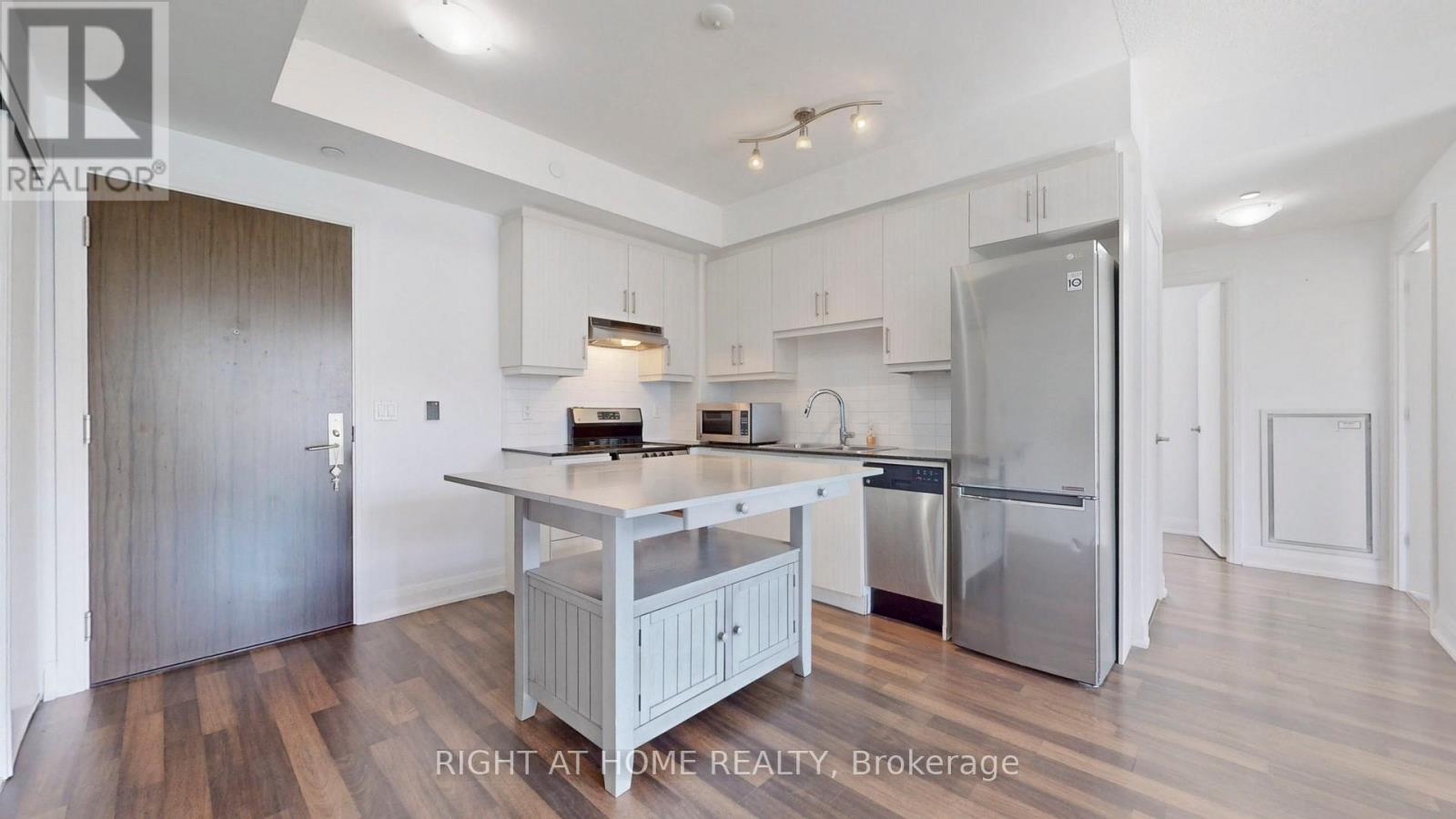 902 - 68 Canterbury Place, Toronto, Ontario  M2N 0H8 - Photo 8 - C12460335