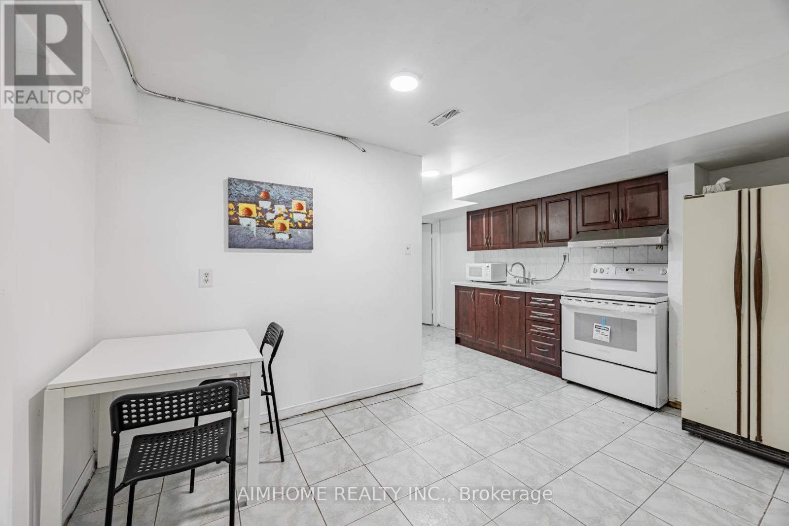 B2 - 144 WOLSELEY STREET, Toronto, Ontario