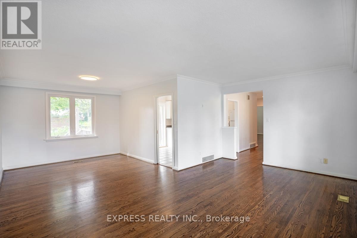 16 DONEWEN COURT, Toronto, Ontario