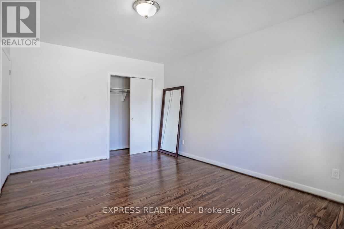 16 Donewen Court, Toronto, Ontario  M4A 1P8 - Photo 14 - C12460368