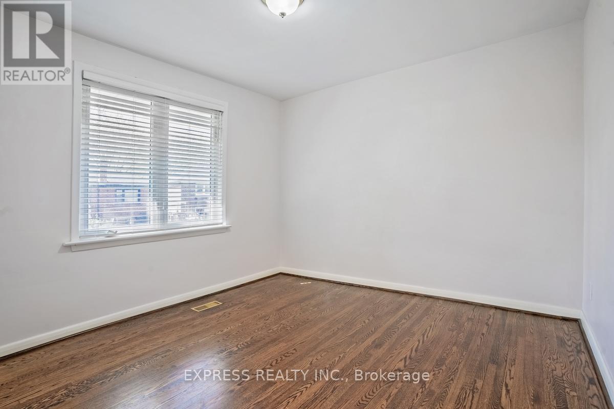 16 Donewen Court, Toronto, Ontario  M4A 1P8 - Photo 15 - C12460368