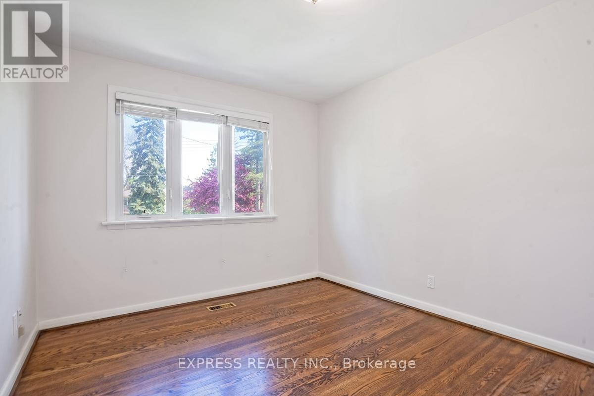 16 Donewen Court, Toronto, Ontario  M4A 1P8 - Photo 16 - C12460368