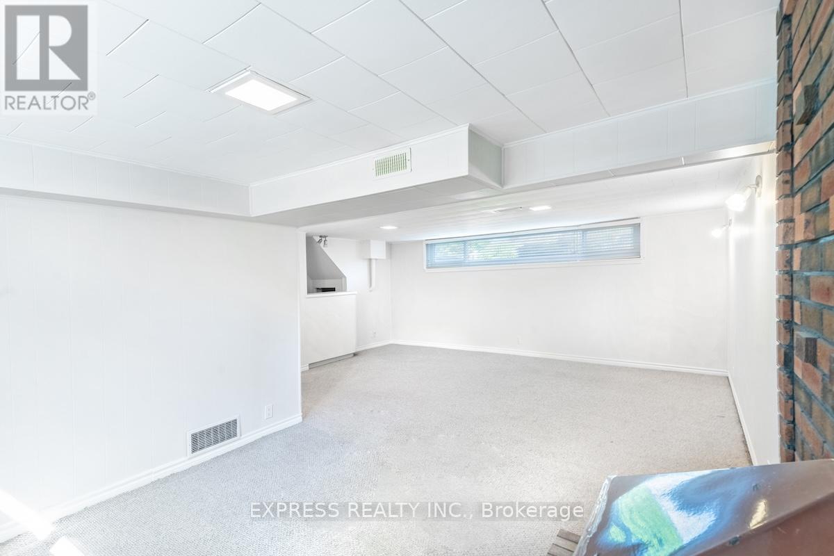 16 Donewen Court, Toronto, Ontario  M4A 1P8 - Photo 22 - C12460368