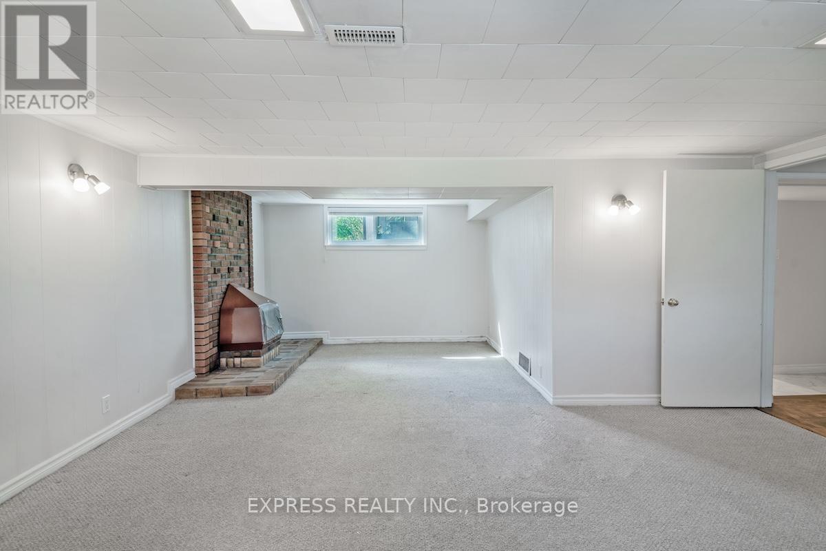 16 Donewen Court, Toronto, Ontario  M4A 1P8 - Photo 23 - C12460368