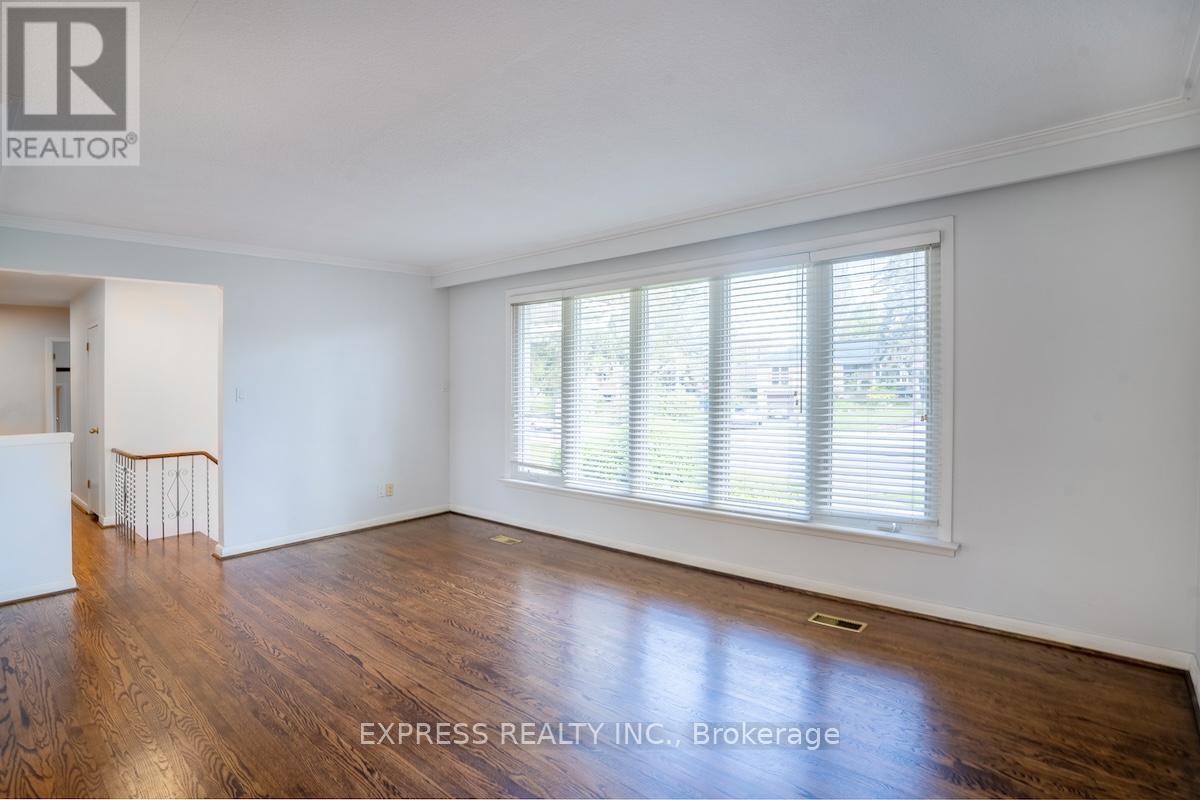 16 Donewen Court, Toronto, Ontario  M4A 1P8 - Photo 3 - C12460368