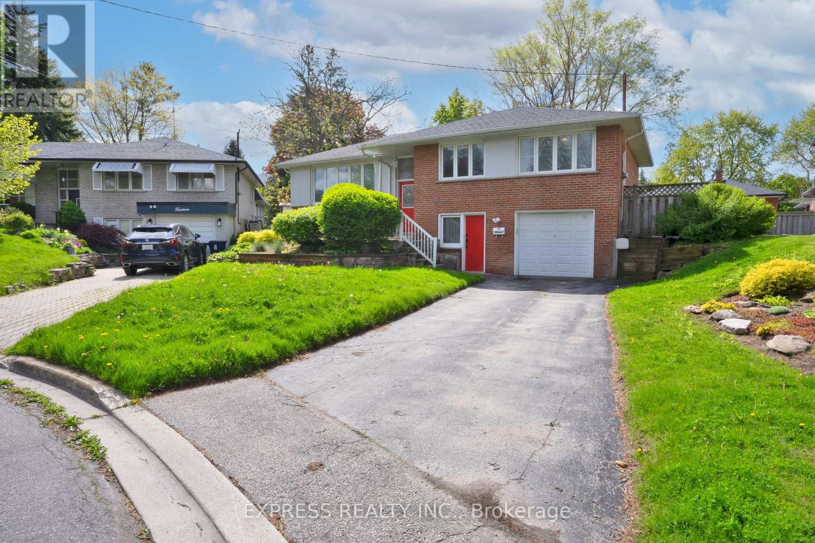 16 Donewen Court, Toronto, Ontario  M4A 1P8 - Photo 33 - C12460368