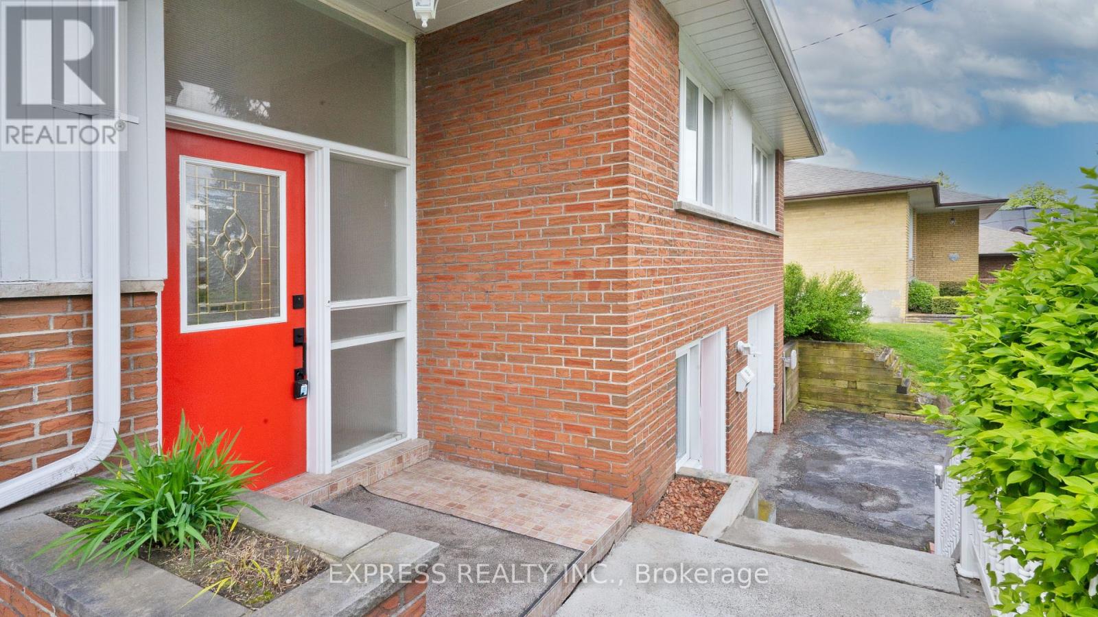 16 Donewen Court, Toronto, Ontario  M4A 1P8 - Photo 36 - C12460368