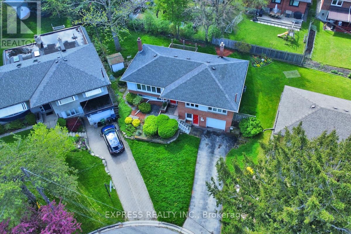 16 Donewen Court, Toronto, Ontario  M4A 1P8 - Photo 38 - C12460368