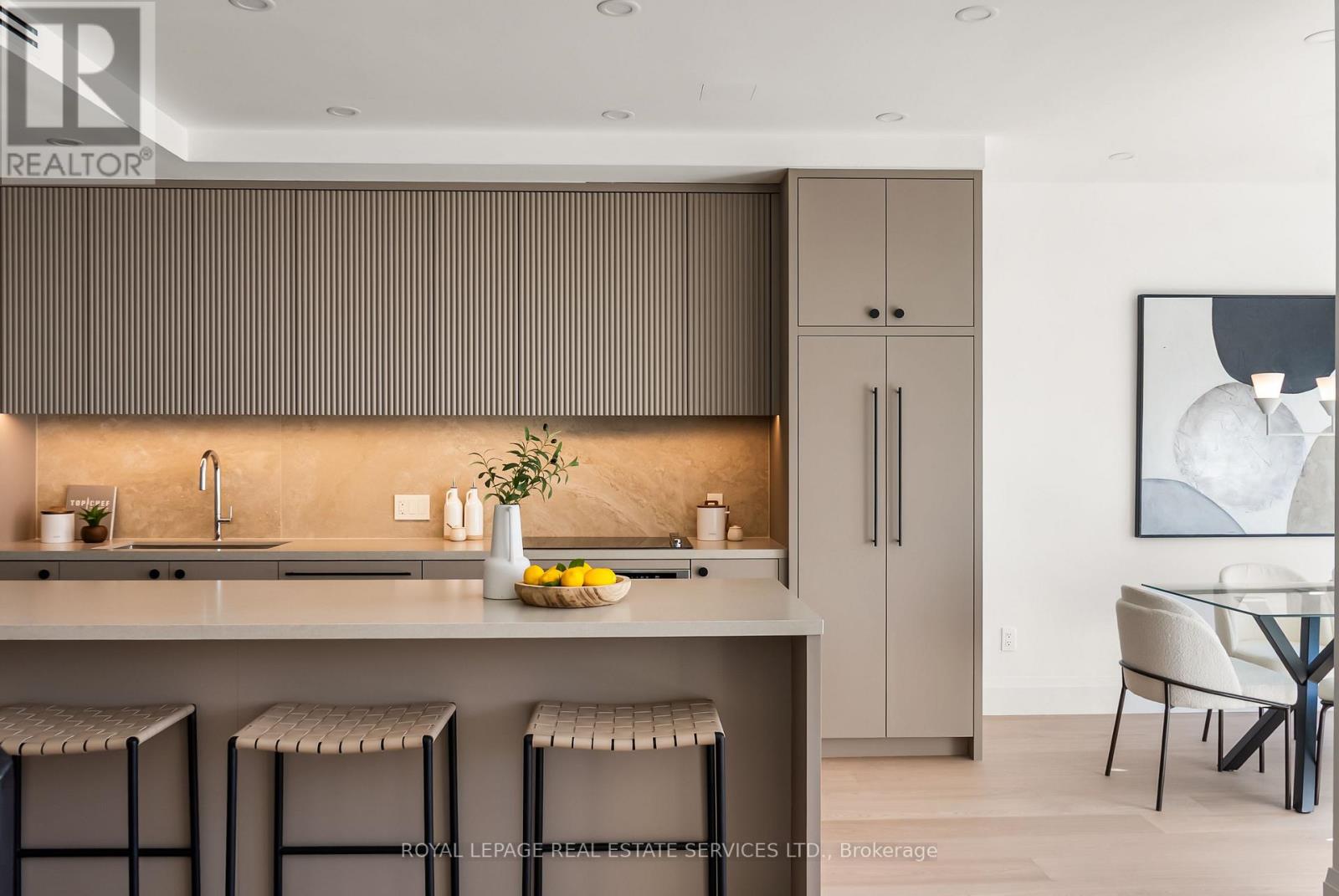 334 - 40 OAKLANDS AVENUE, Toronto, Ontario