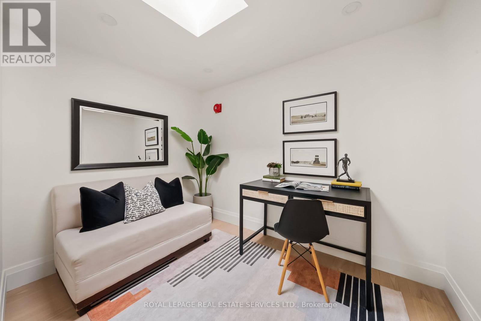 334 - 40 Oaklands Avenue, Toronto, Ontario  M4V 2Z3 - Photo 23 - C12460420