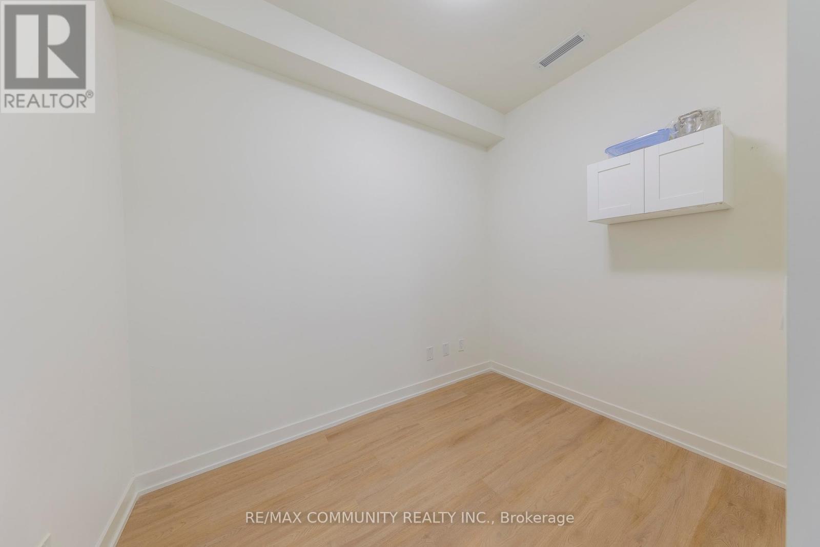 1105 - 10 Deerlick Court, Toronto, Ontario  M3A 0S7 - Photo 5 - C12460451