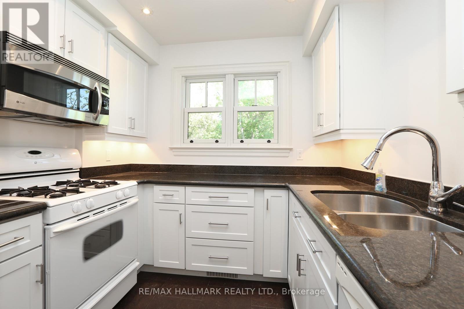 416 Keewatin Avenue, Toronto, Ontario  M4P 2A5 - Photo 6 - C12460462