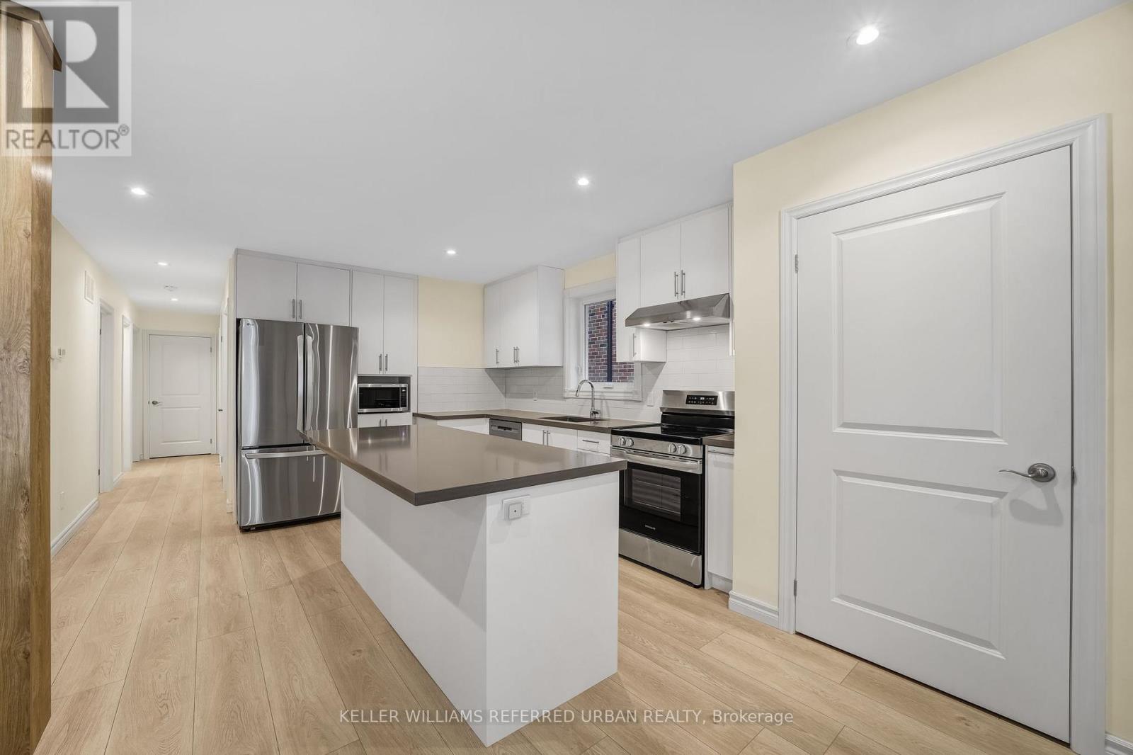 Main - 340 Burnett Avenue, Toronto, Ontario  M2N 1W4 - Photo 6 - C12460470