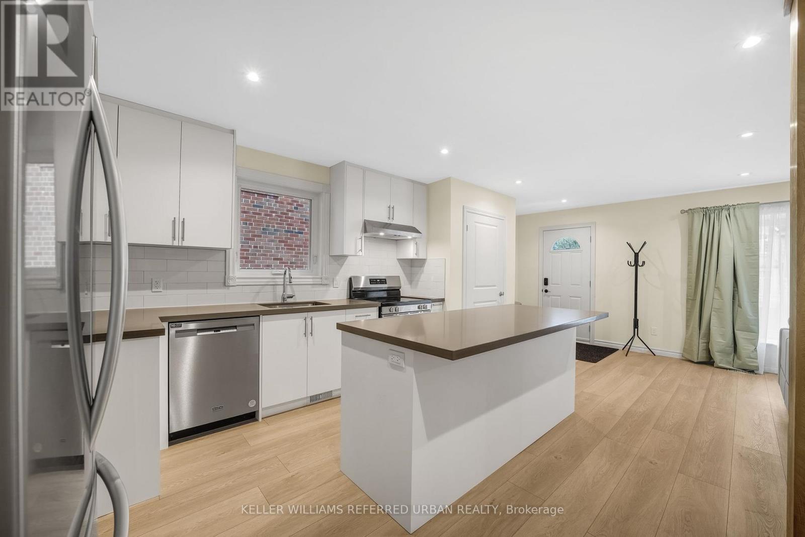 Main - 340 Burnett Avenue, Toronto, Ontario  M2N 1W4 - Photo 7 - C12460470