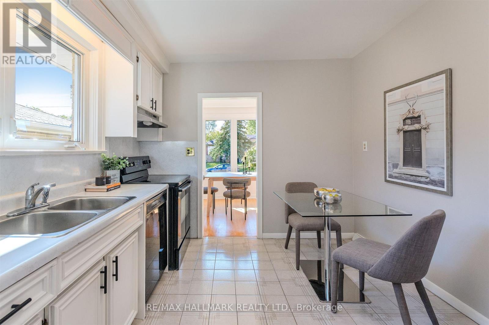 172 Brighton Avenue, Toronto, Ontario  M3H 4E4 - Photo 13 - C12460475