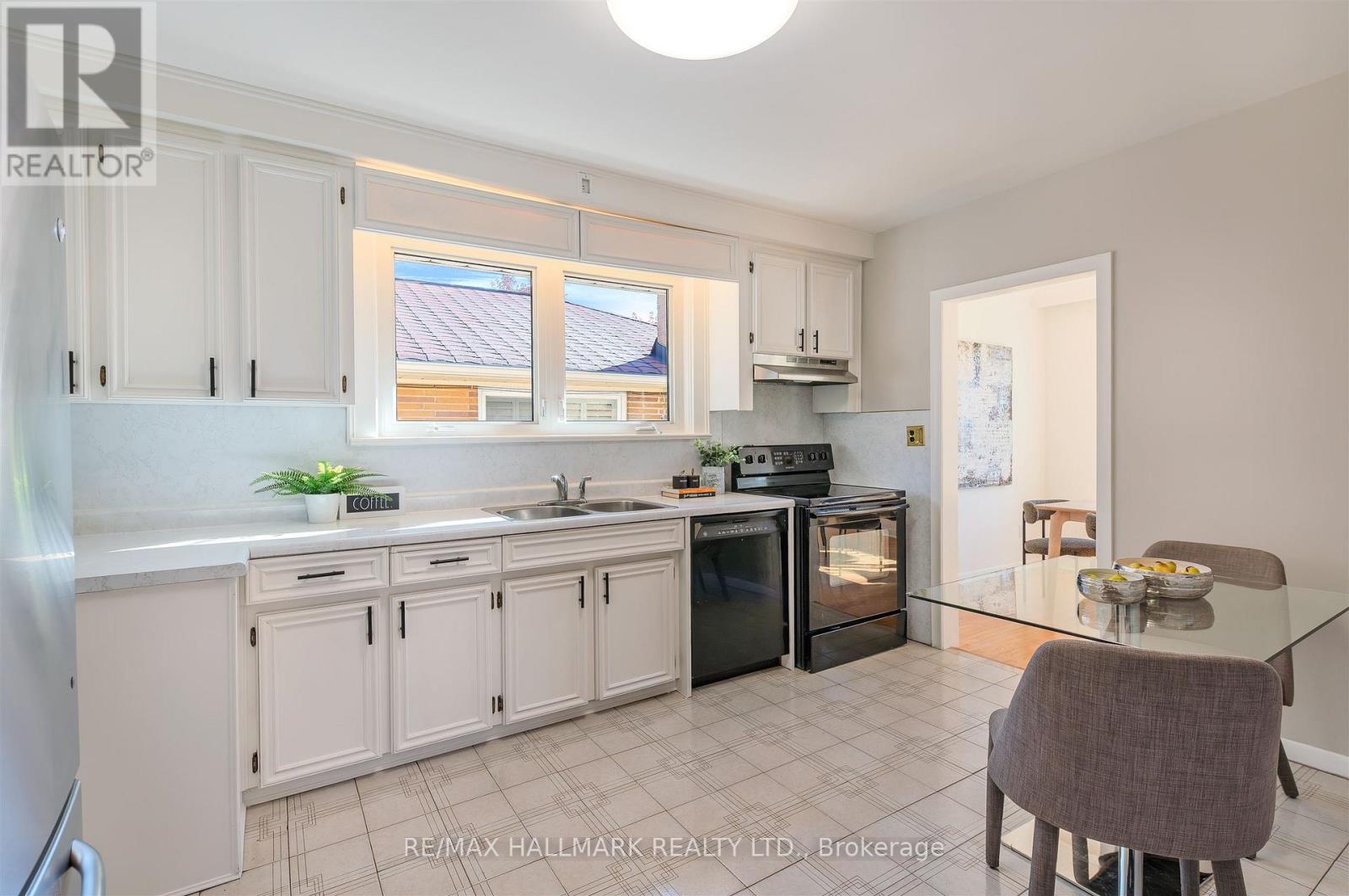 172 Brighton Avenue, Toronto, Ontario  M3H 4E4 - Photo 14 - C12460475