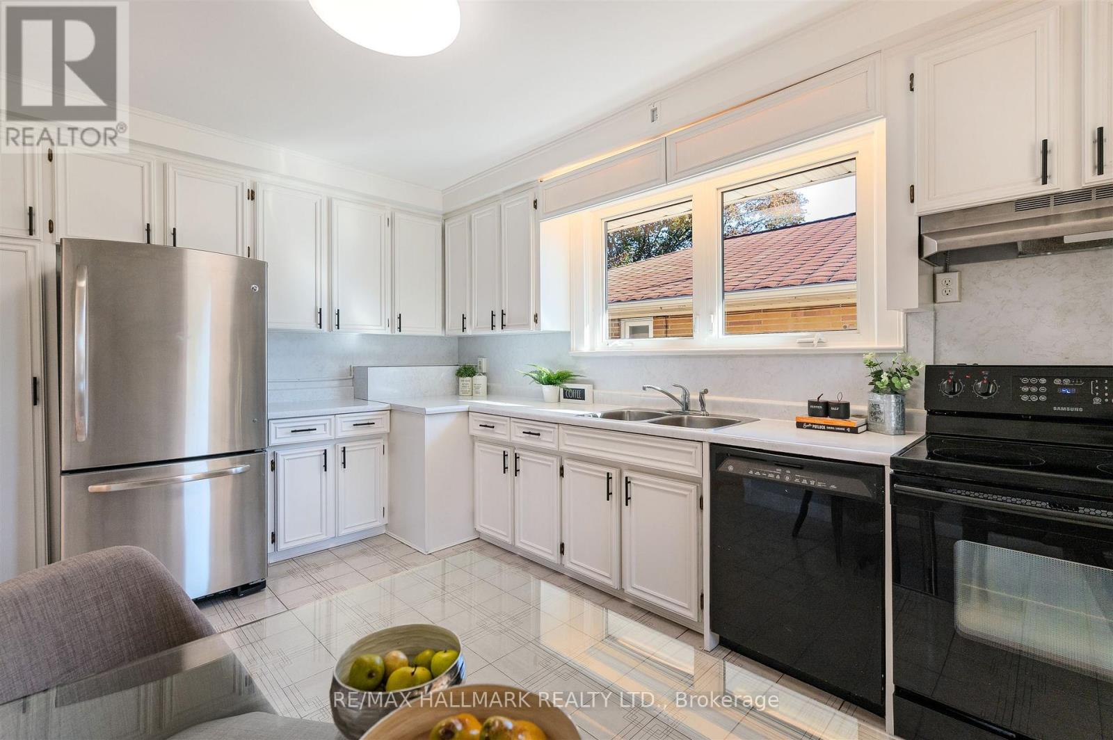 172 Brighton Avenue, Toronto, Ontario  M3H 4E4 - Photo 15 - C12460475