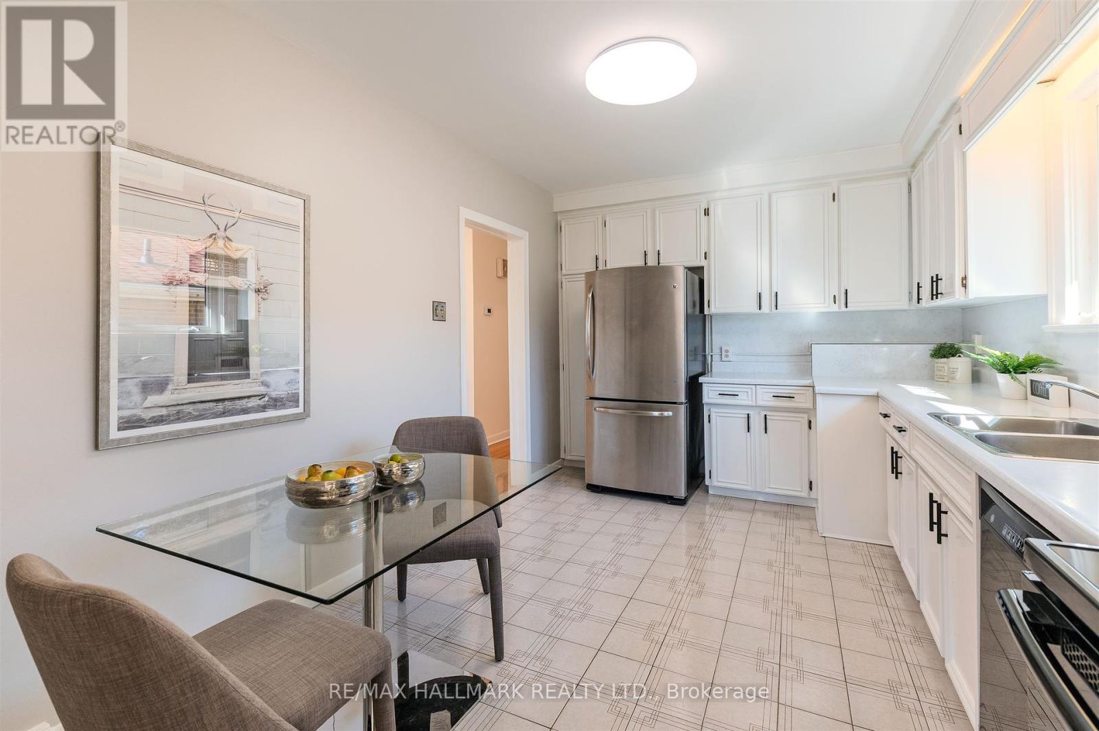 172 Brighton Avenue, Toronto, Ontario  M3H 4E4 - Photo 16 - C12460475