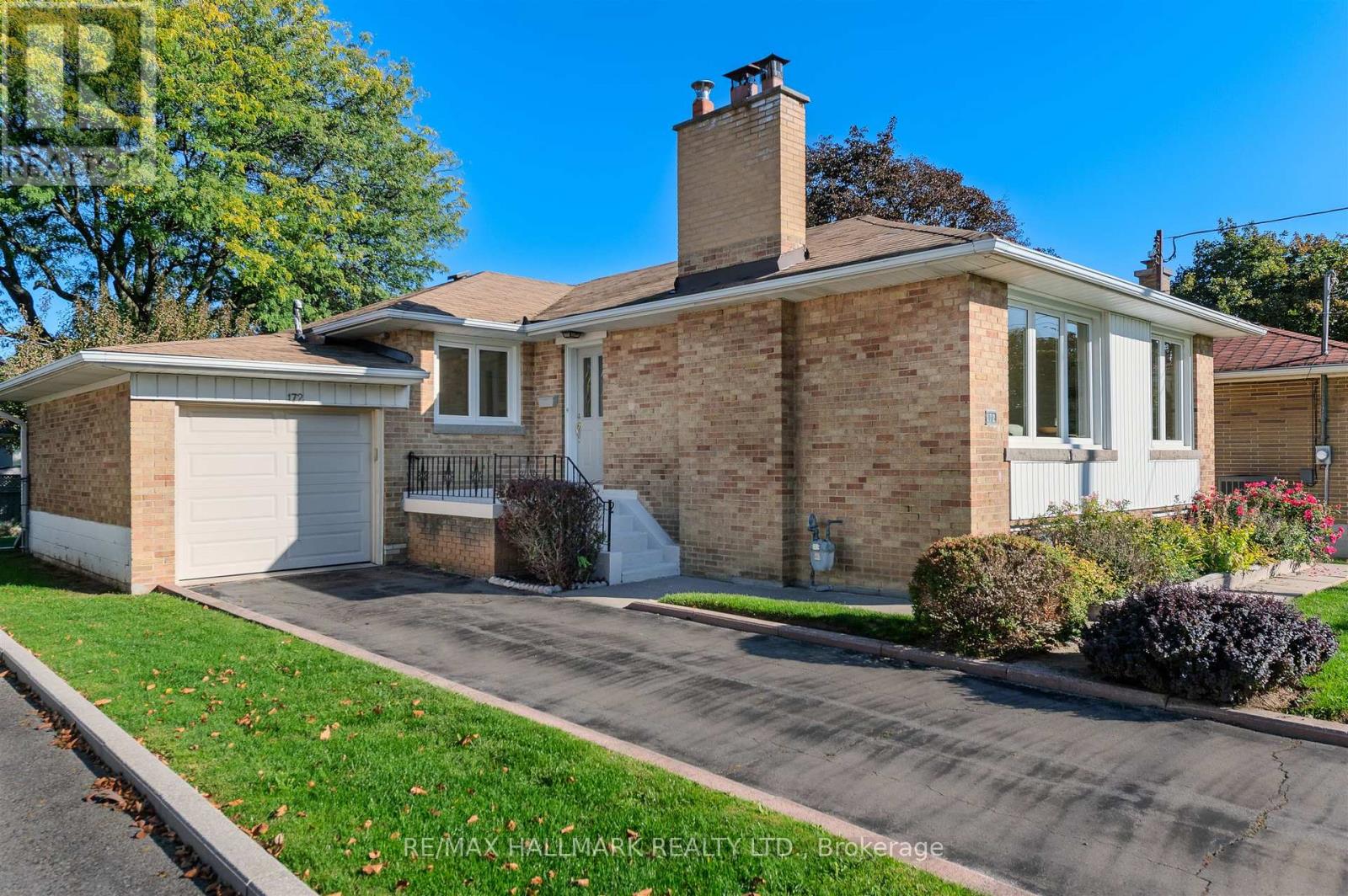 172 Brighton Avenue, Toronto, Ontario  M3H 4E4 - Photo 3 - C12460475
