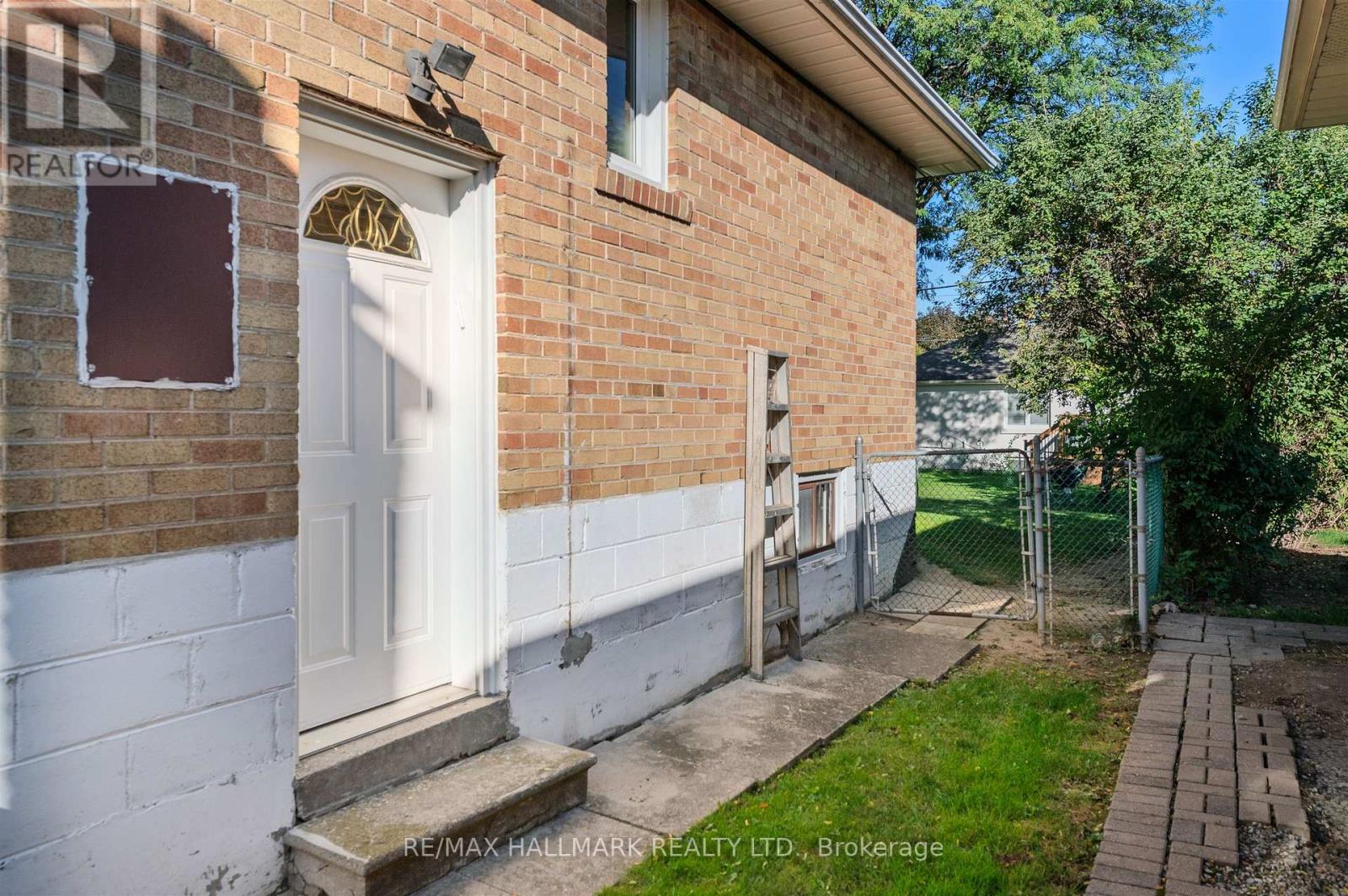 172 Brighton Avenue, Toronto, Ontario  M3H 4E4 - Photo 35 - C12460475