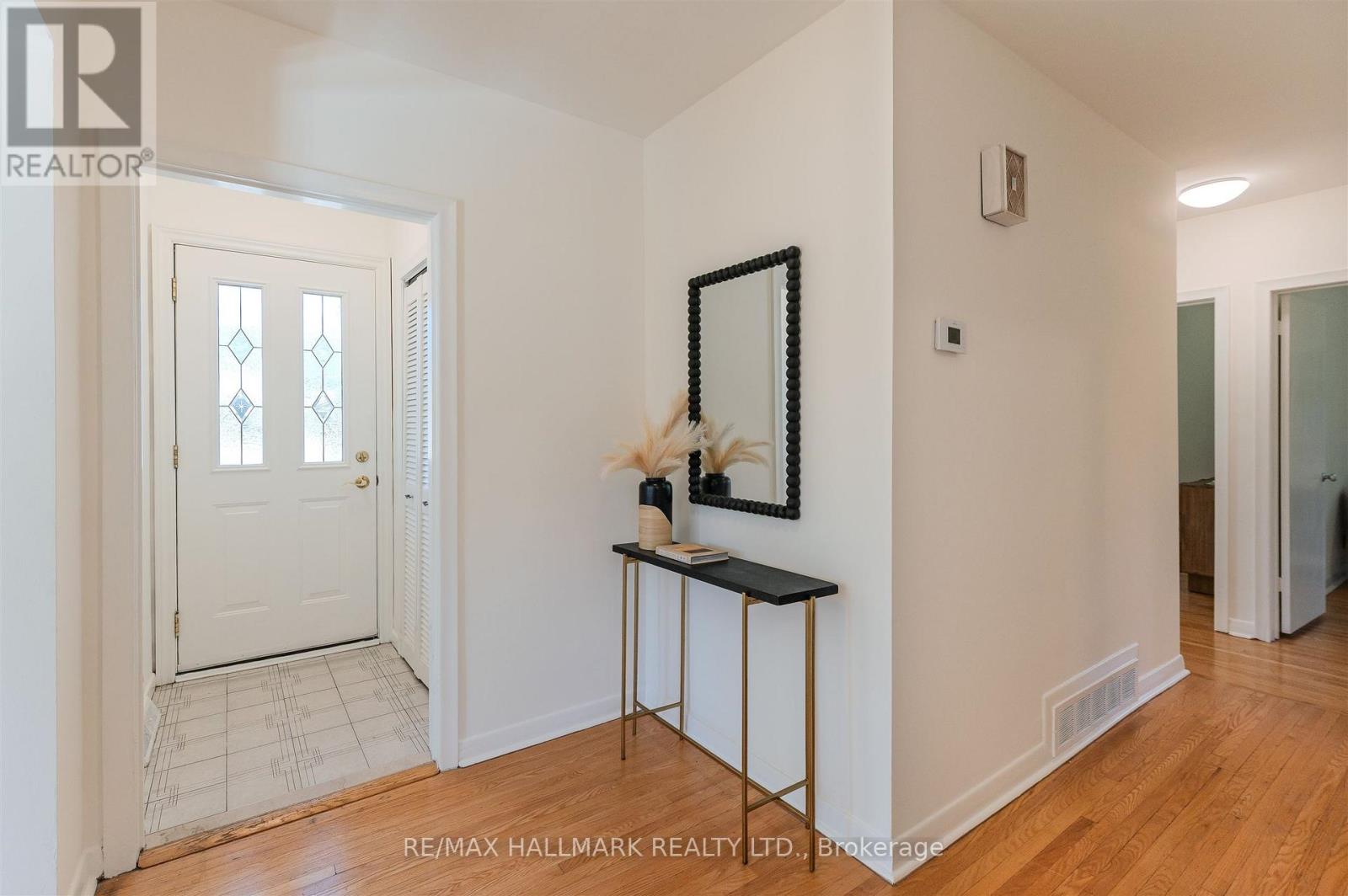 172 Brighton Avenue, Toronto, Ontario  M3H 4E4 - Photo 4 - C12460475